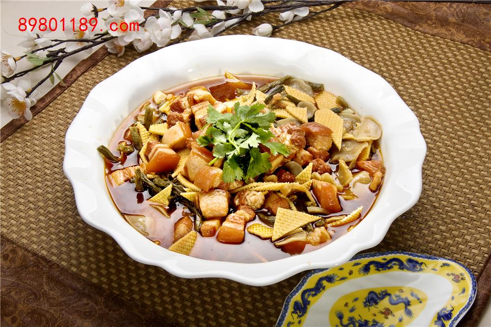 红烧肉炖三干